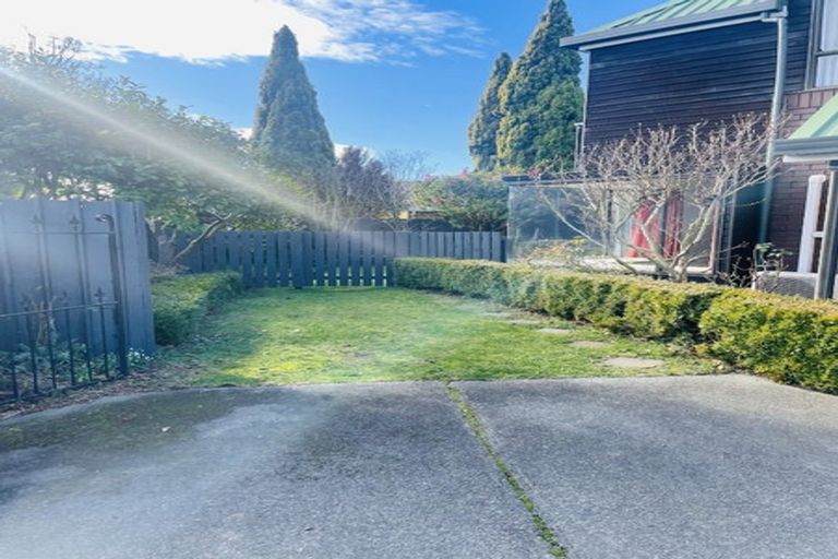 Photo of property in 1/35 Solway Avenue, Ilam, Christchurch, 8041