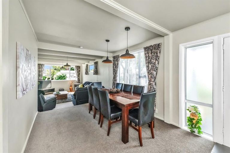 Photo of property in 140 Kendal Avenue, Burnside, Christchurch, 8053