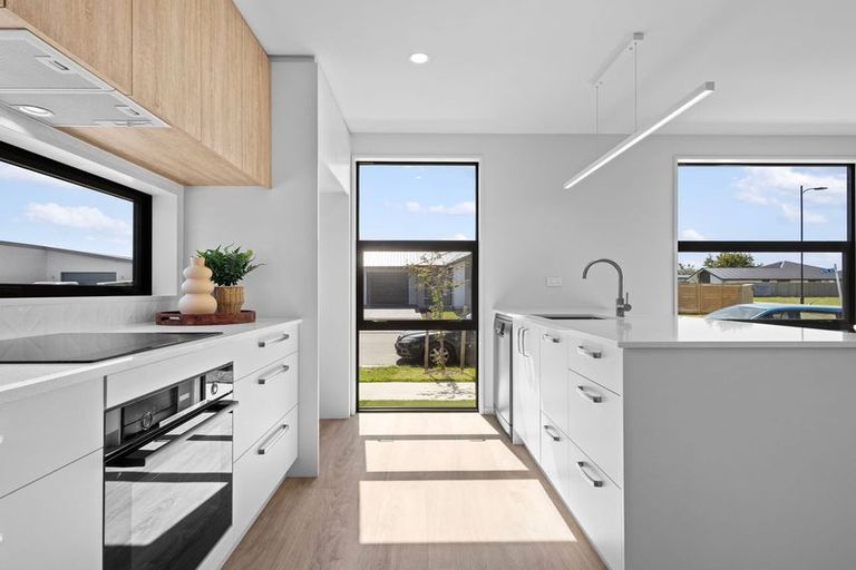 Photo of property in 28 Kite Street, Rolleston, 7614