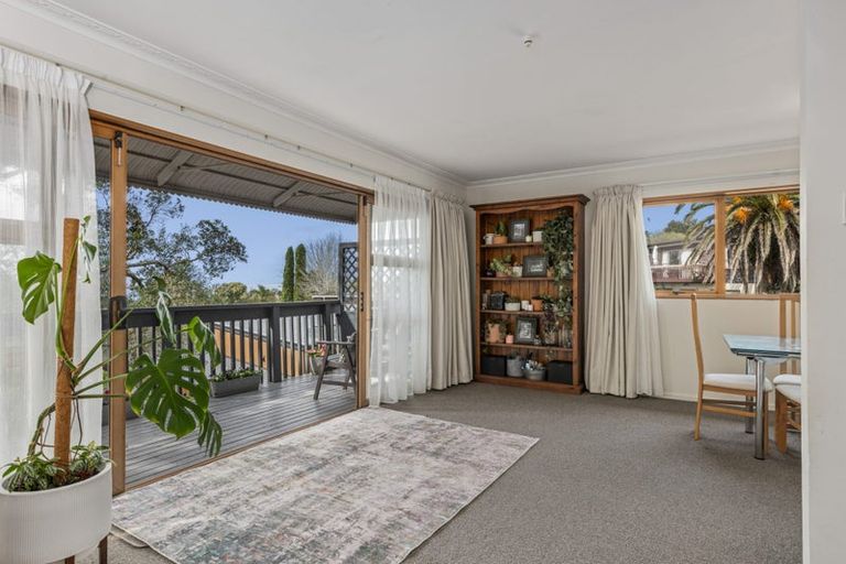 Photo of property in 2/12 Surville Place, Mairangi Bay, Auckland, 0630