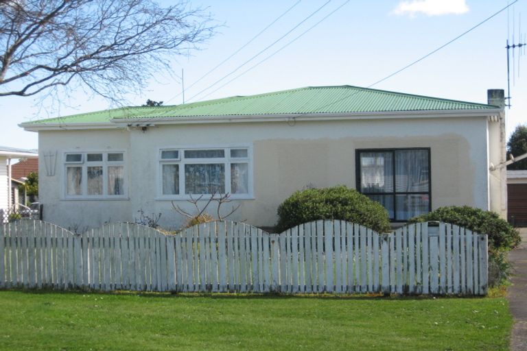 Photo of property in 11 Quinn Road, Levin, 5510