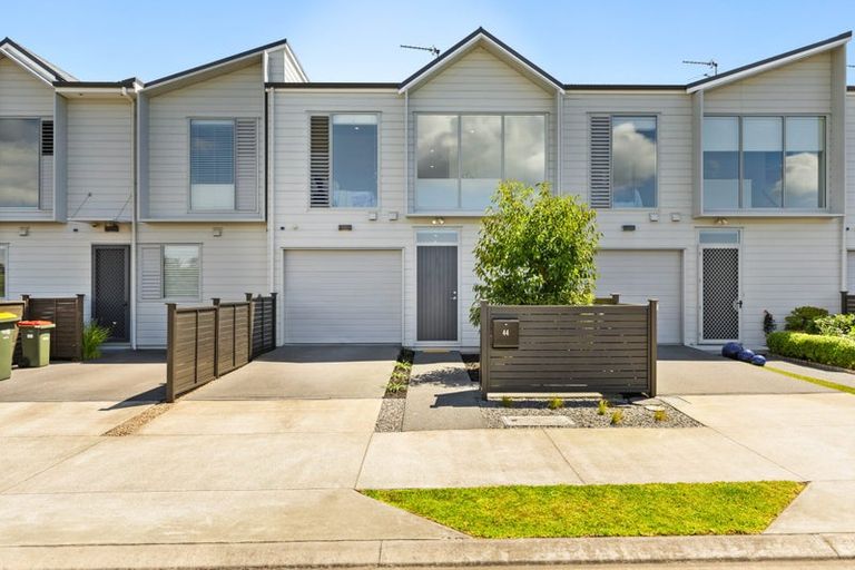 Photo of property in 44 Owen Chapman Drive, Red Beach, 0932