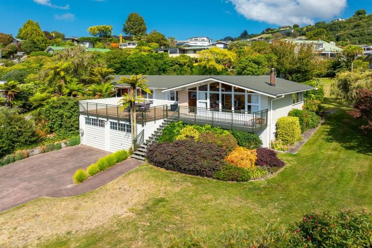 Photo of property in 8 Earle Place, Acacia Bay, Taupo, 3330