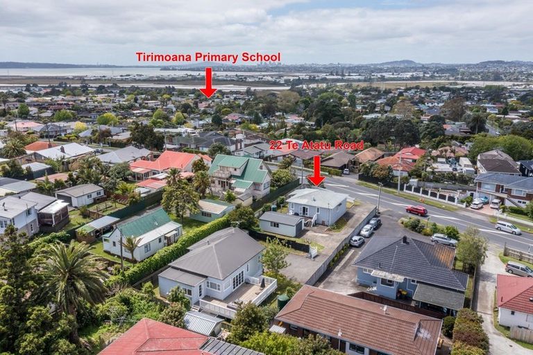 Photo of property in 22 Te Atatu Road, Te Atatu South, Auckland, 0610