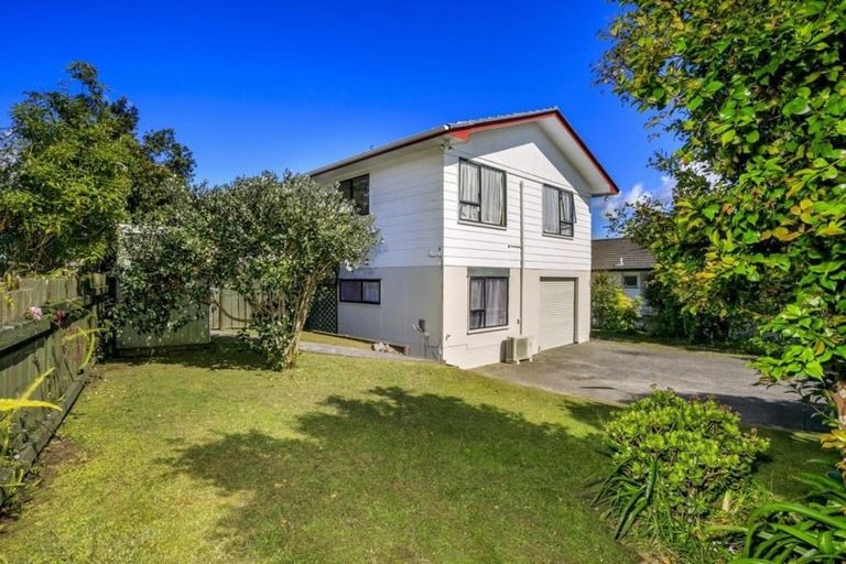 Photo of property in 74 Lynn Road, Bayview, Auckland, 0629