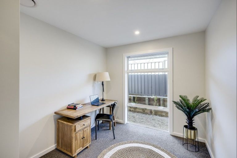 Photo of property in 18 Rich Rise, Havelock North, 4130