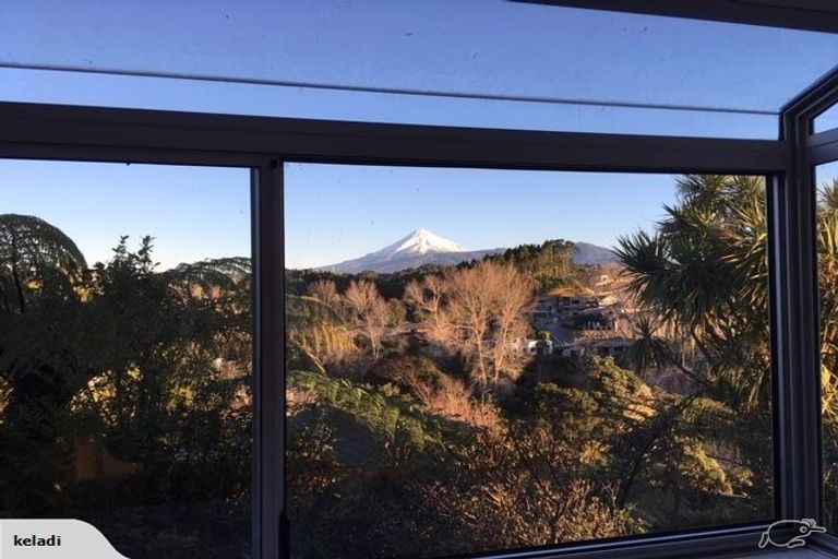 Photo of property in 28a Marchant Place, Westown, New Plymouth, 4310