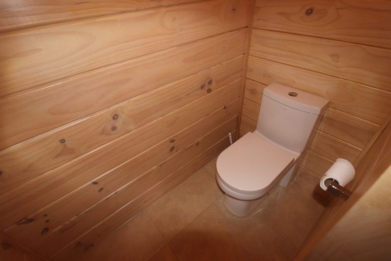 Photo of property in 28 Okura River Road, Okura, Albany, 0792