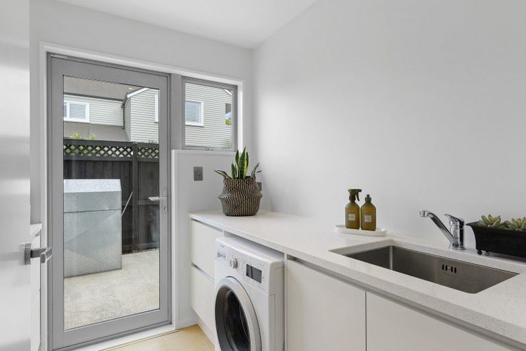 Photo of property in 35 Waiwetu Street, Fendalton, Christchurch, 8052