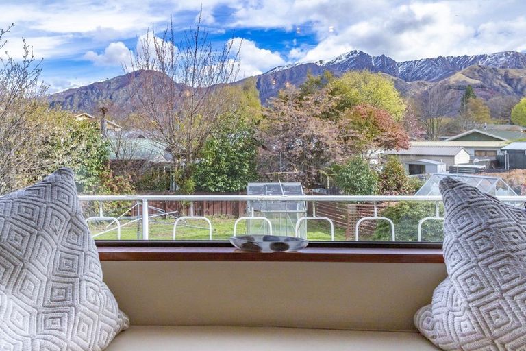 Photo of property in 12 Hood Crescent, Arrowtown, 9302