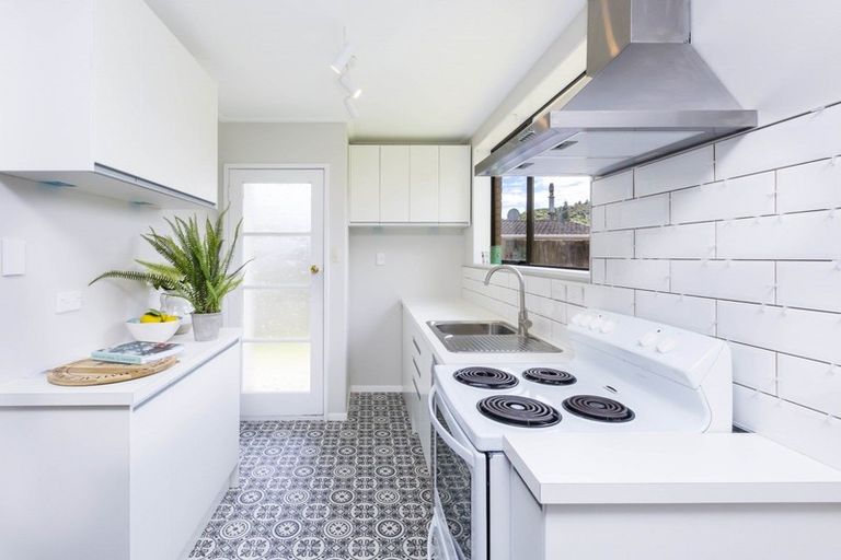 Photo of property in 1/21 Roband Crescent, Brown Owl, Upper Hutt, 5018