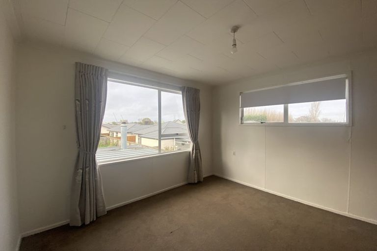 Photo of property in 52 Sawyers Arms Road, Northcote, Christchurch, 8052