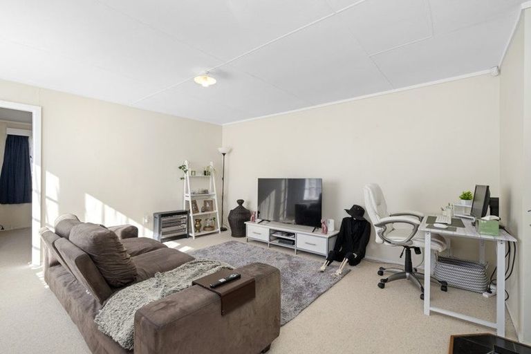 Photo of property in 145 Cambridge Street, Levin, 5510