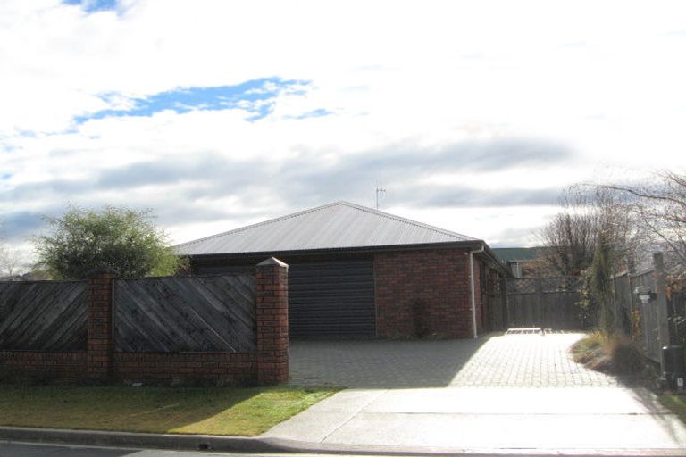 Photo of property in 2 Ragan Lane, Wanaka, 9305
