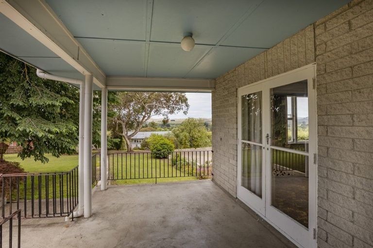 Photo of property in 12 Domain Road, Waipawa, 4210