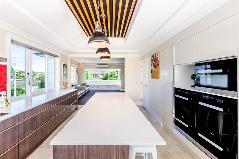 Photo of property in 12 Gray Avenue, Paraparaumu Beach, Paraparaumu, 5032