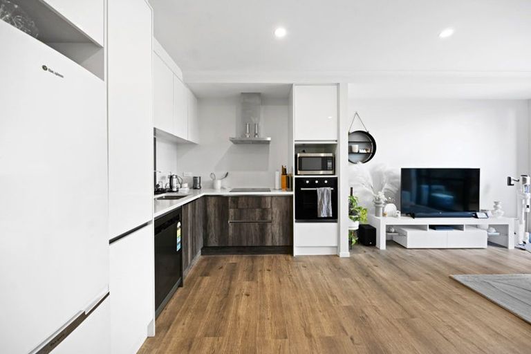 Photo of property in 16 Jaspers Way, Huntington, Hamilton, 3210