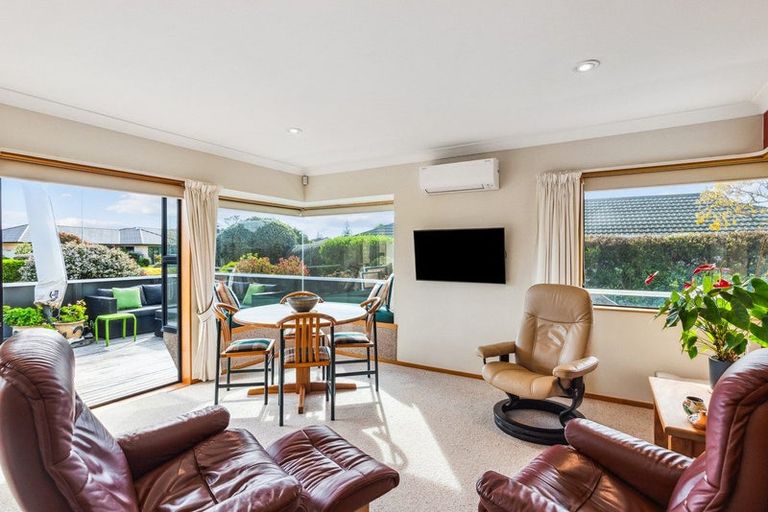 Photo of property in 11 Barrett Drive, Waikanae Beach, Waikanae, 5036