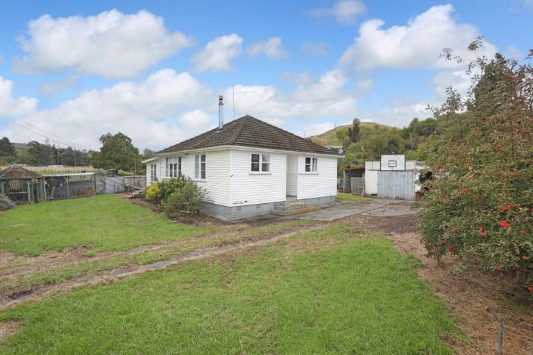 Photo of property in 4 Station Road, Hunterville, 4730