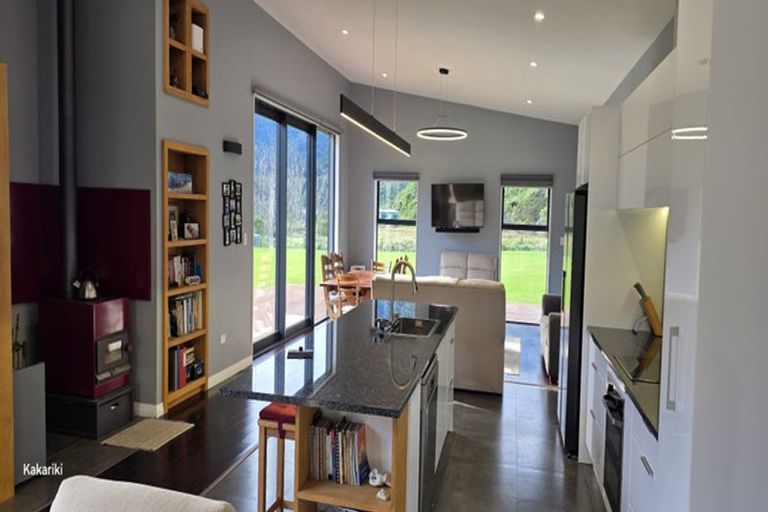 Photo of property in 118 Renata Road, Okiwi Bay, 7193