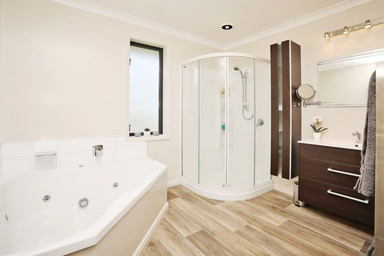 Photo of property in 34 Mckellar Road, Seaward Bush, Invercargill, 9871