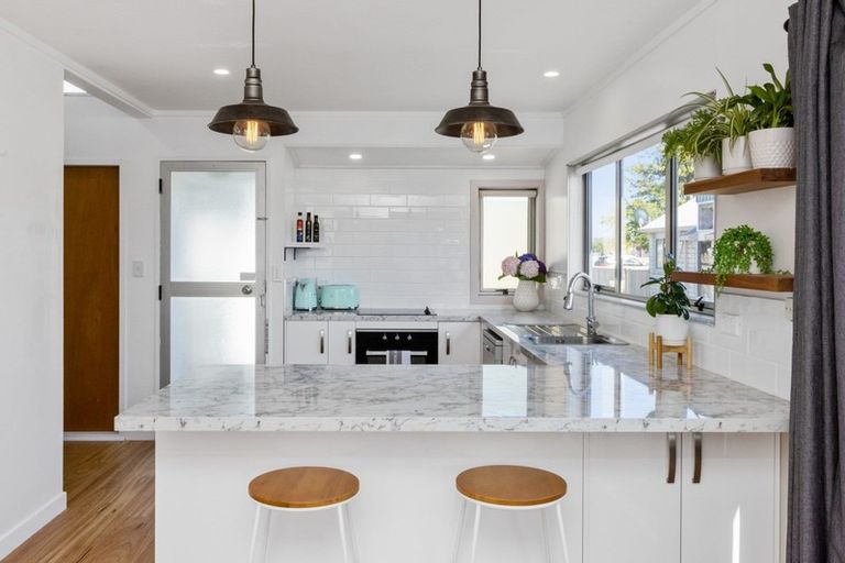 Photo of property in 2/249 Taradale Road, Pirimai, Napier, 4112