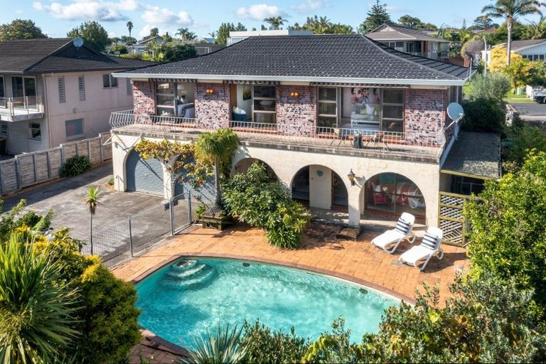 Photo of property in 114 Bramley Drive, Farm Cove, Auckland, 2012