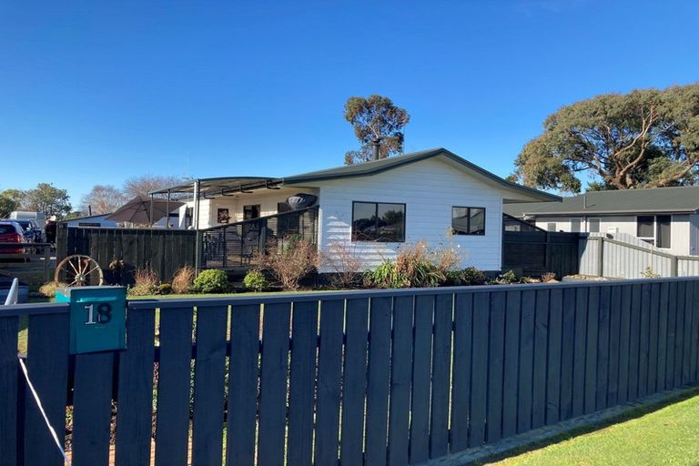Photo of property in 18 Wye Street, Rongotea, 4476
