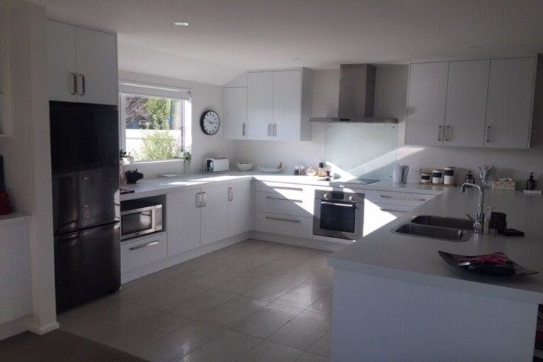 Photo of property in 23 Woodend Road, Woodend, 7610