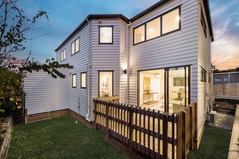Photo of property in 15a Joyce Street, Pahurehure, Papakura, 2113