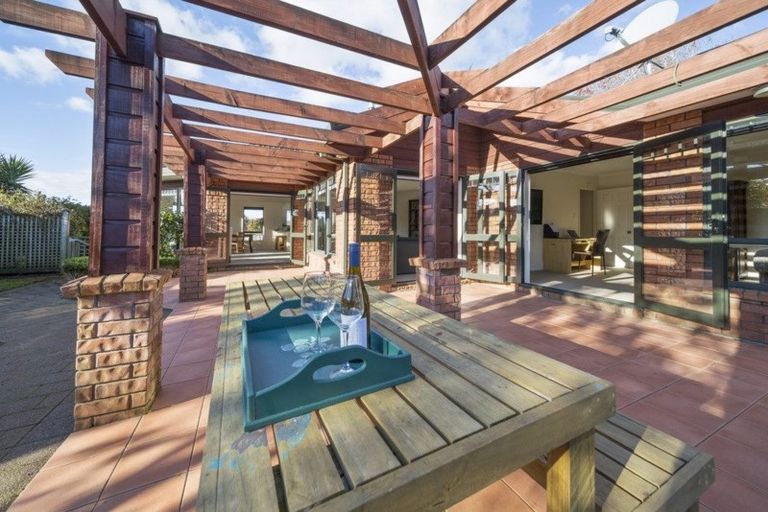 Photo of property in 6a Ashmore Drive, Frankleigh Park, New Plymouth, 4310