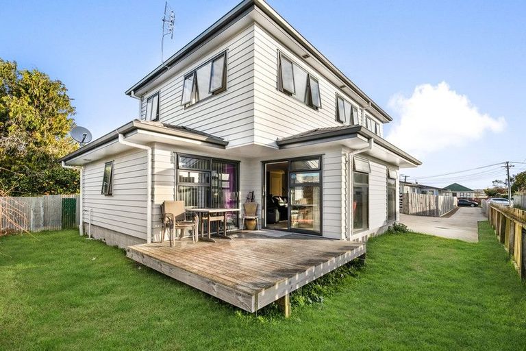 Photo of property in 6a Braeburn Place, Takanini, 2112