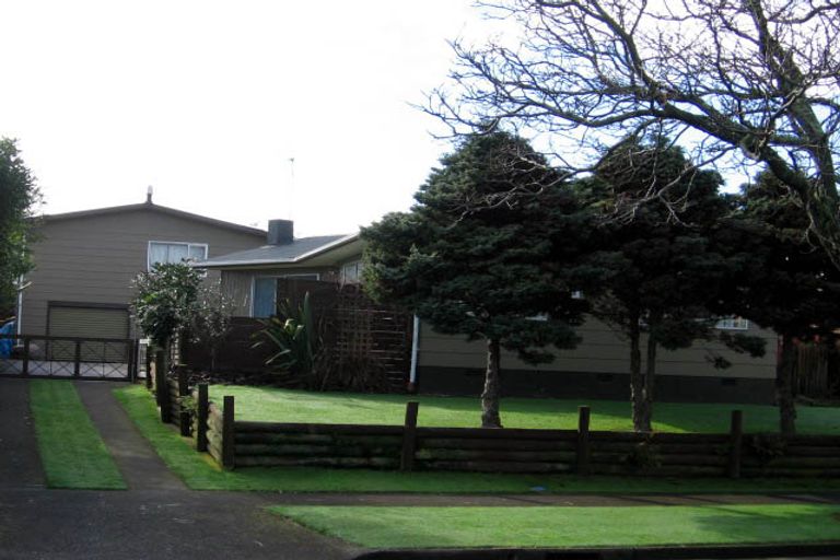 Photo of property in 18 Haast Place, Awapuni, Palmerston North, 4412