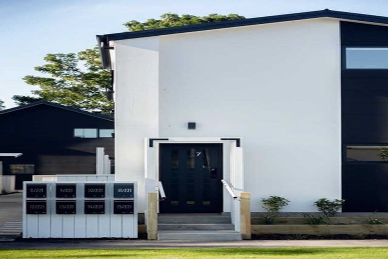 Photo of property in 5/221 Armagh Street, Christchurch Central, Christchurch, 8011