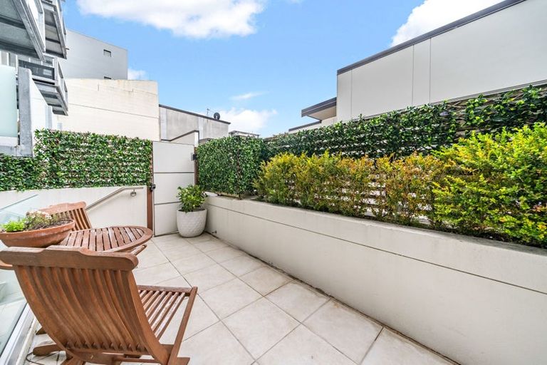 Photo of property in Sol Apartments, 2/37 Jessie Street, Te Aro, Wellington, 6011
