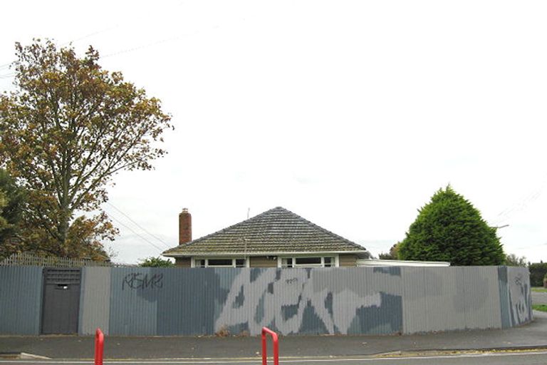 Photo of property in 98 Northcote Road, Northcote, Christchurch, 8052