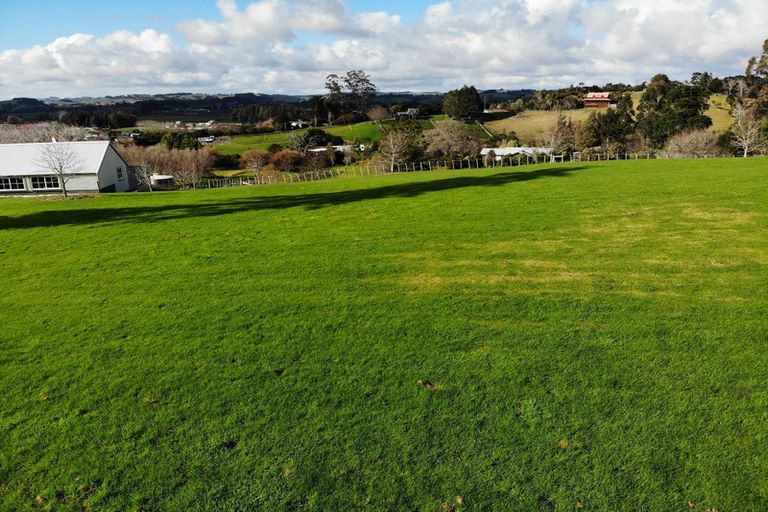 Photo of property in 33 Osbaldiston Lane, Kaukapakapa, 0873