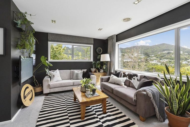 Photo of property in 405b Karori Road, Karori, Wellington, 6012
