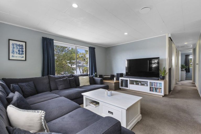 Photo of property in 73 Heta Road, Highlands Park, New Plymouth, 4312