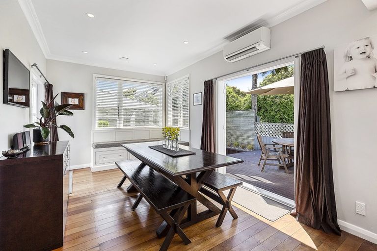 Photo of property in 23 Lucknow Terrace, Khandallah, Wellington, 6035