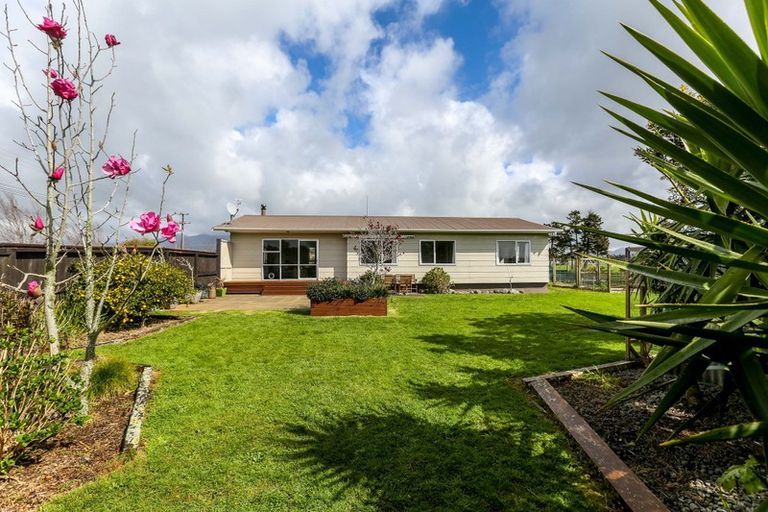 Photo of property in 1080 Mangorei Road, Mangorei, New Plymouth, 4371