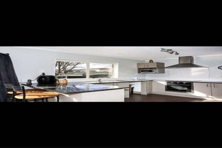 Photo of property in 12 Prado Drive, Pukekohe, 2120