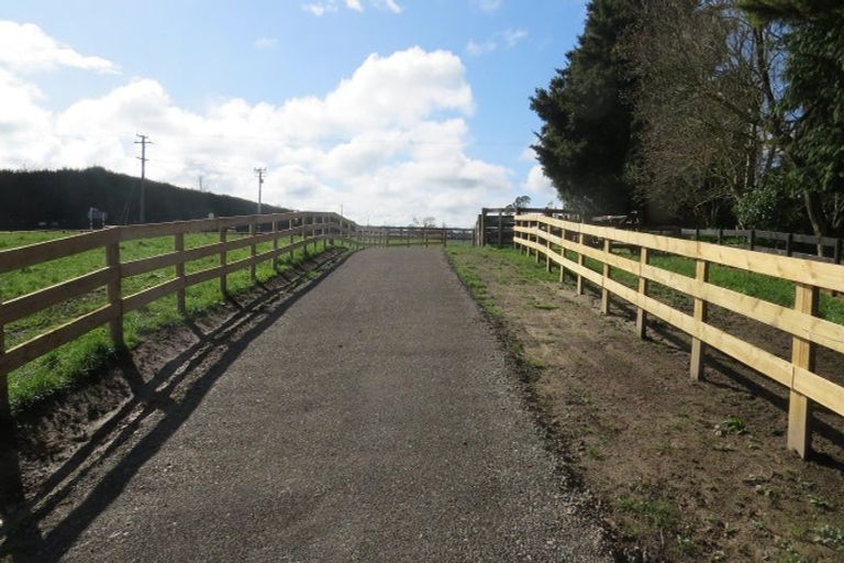 Photo of property in 168 West Road, Kaukapakapa, 0873