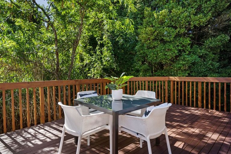 Photo of property in 2/19 Utting Street, Birkdale, Auckland, 0626