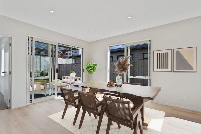 Photo of property in 77 Pepene Avenue, Takanini, Auckland, 2112