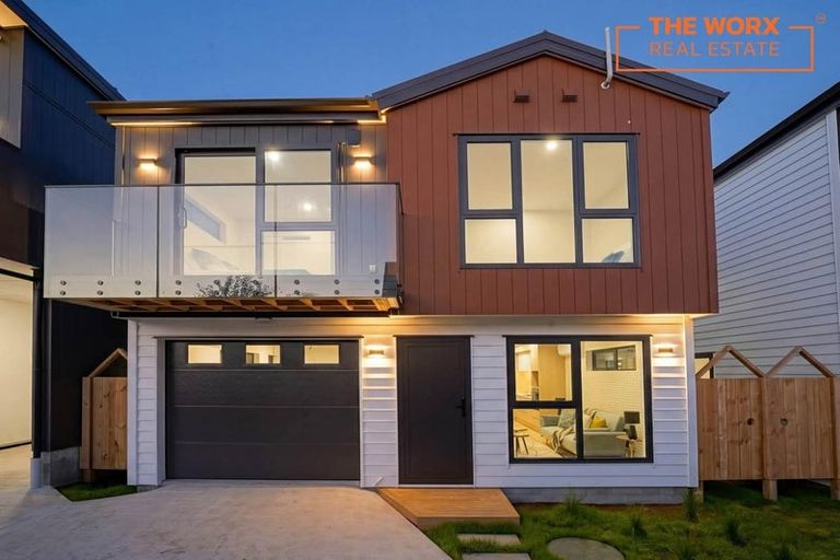 Photo of property in 114c Carnoustie Drive, Wattle Downs, Auckland, 2103