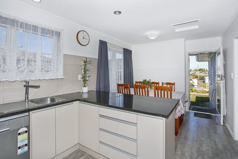 Photo of property in 25 Mcannalley Street, Manurewa East, Auckland, 2102