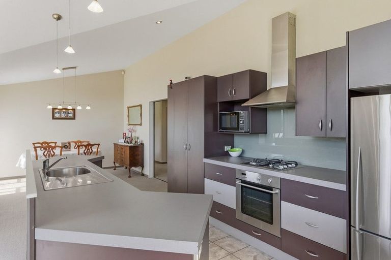 Photo of property in 2 Cadastral Court, Paraparaumu, 5032