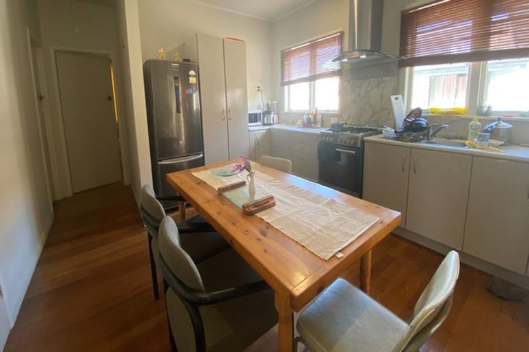 Photo of property in 100 Firth Street, Hamilton East, Hamilton, 3216