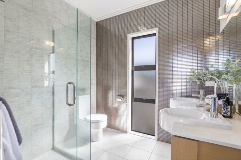 Photo of property in 17 Grand Drive, Orewa, 0931